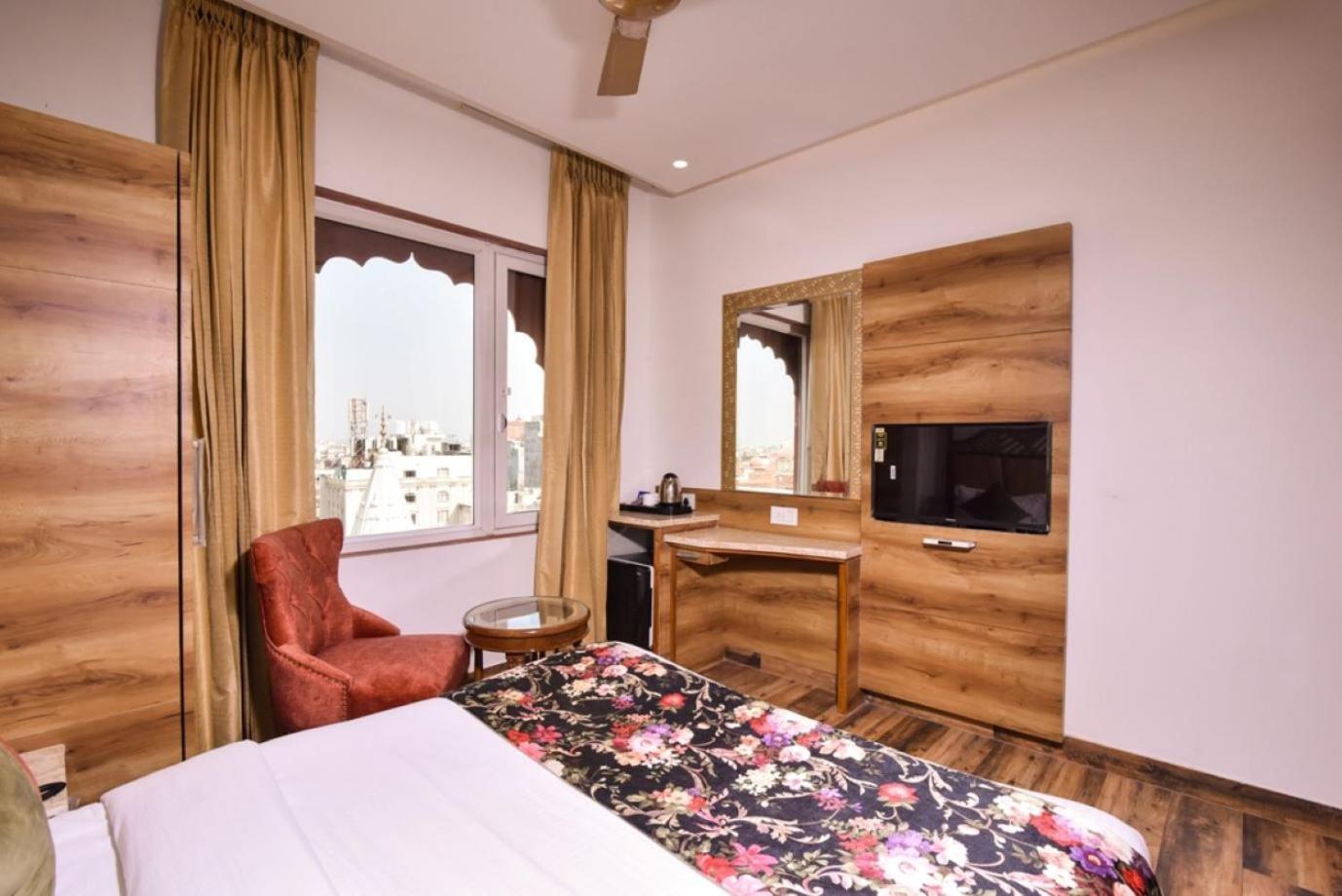Hotel Rv Golden Amritsar Exterior photo