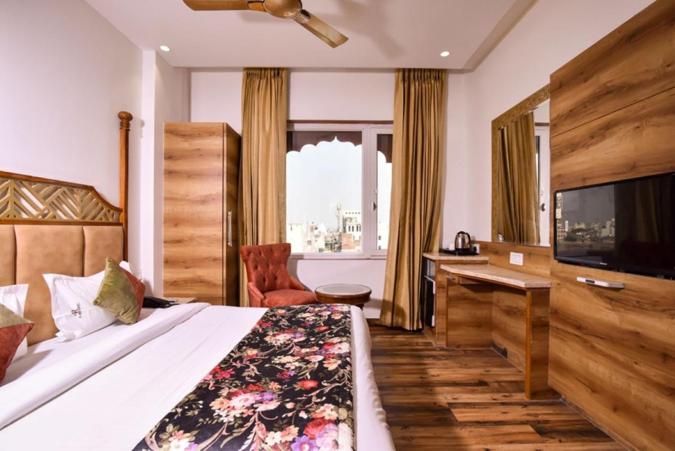 Hotel Rv Golden Amritsar Exterior photo